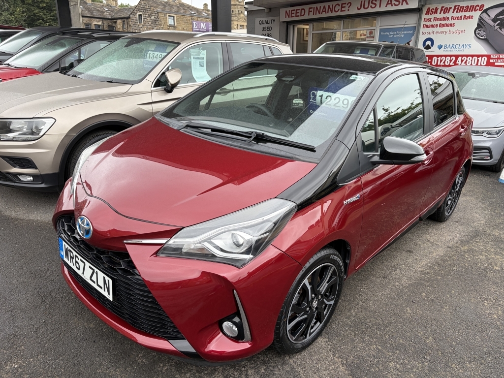 Toyota Yaris Hatchback Silver #78