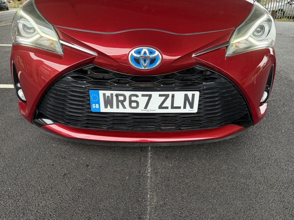 Toyota Yaris 1.5 Vvt-i Bi-tone Black #4