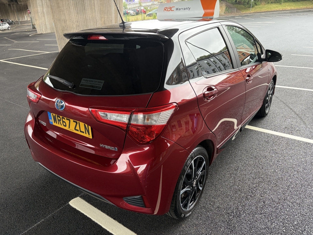 Toyota Yaris Hatchback Silver #10