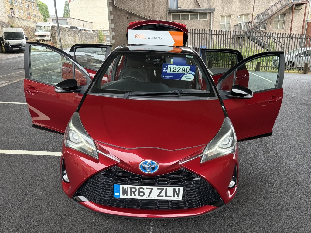 Toyota Yaris Hatchback Silver #74