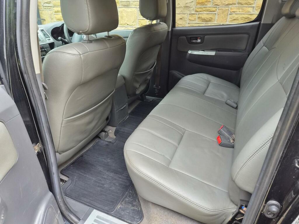 Toyota HILUX Pickup Black #20