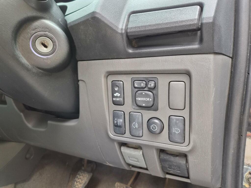 Toyota HILUX Pickup Black #10