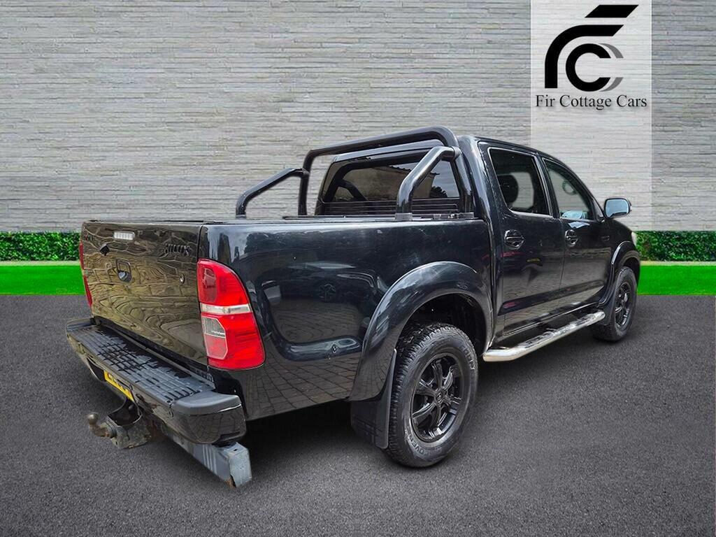 Toyota HILUX Pickup Black #8