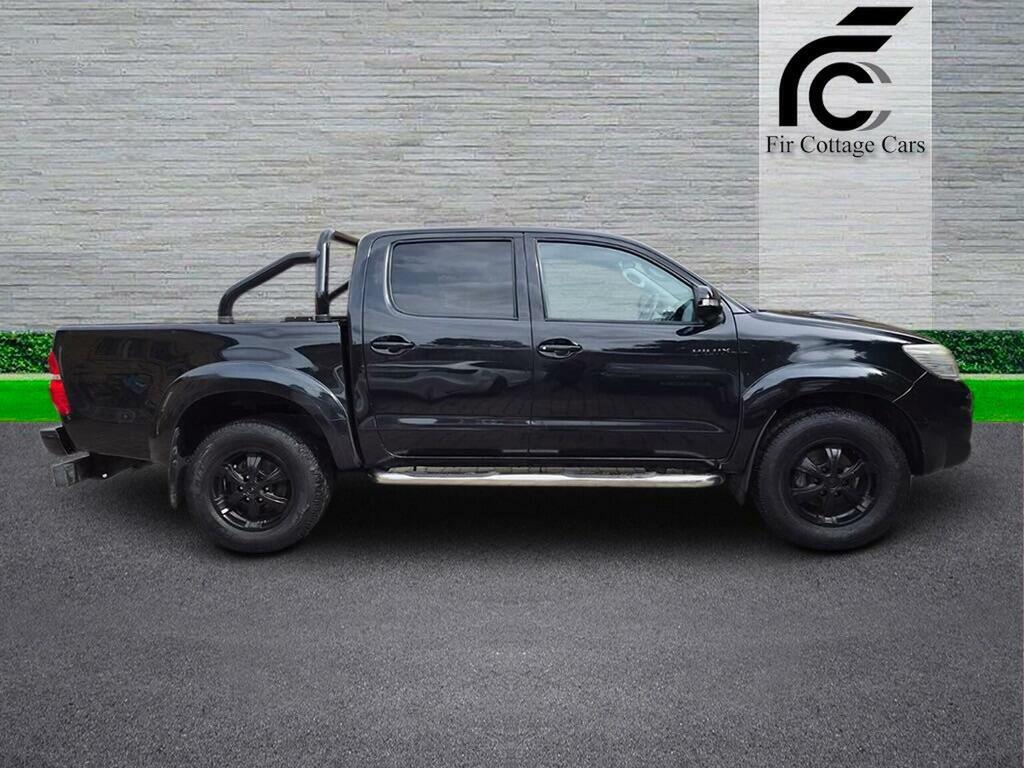 Toyota HILUX Pickup Black #7