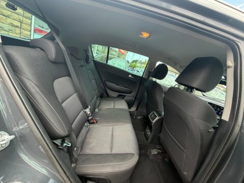 Kia Sportage White #10