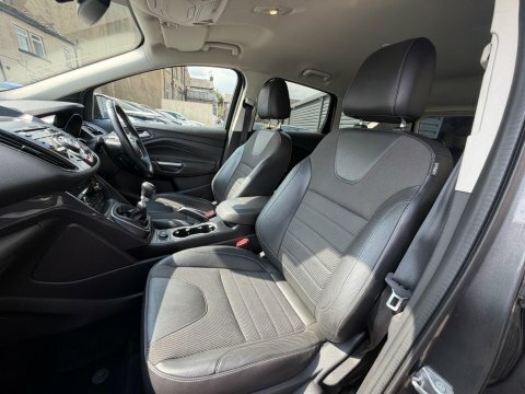 Ford Kuga 2.0 Tdci 180 Titanium #16