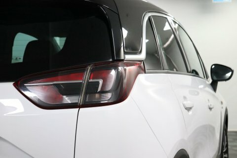 Vauxhall Crossland X White #18