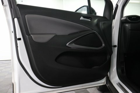 Vauxhall Crossland X White #39
