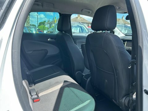 Vauxhall Crossland X Elite White #9