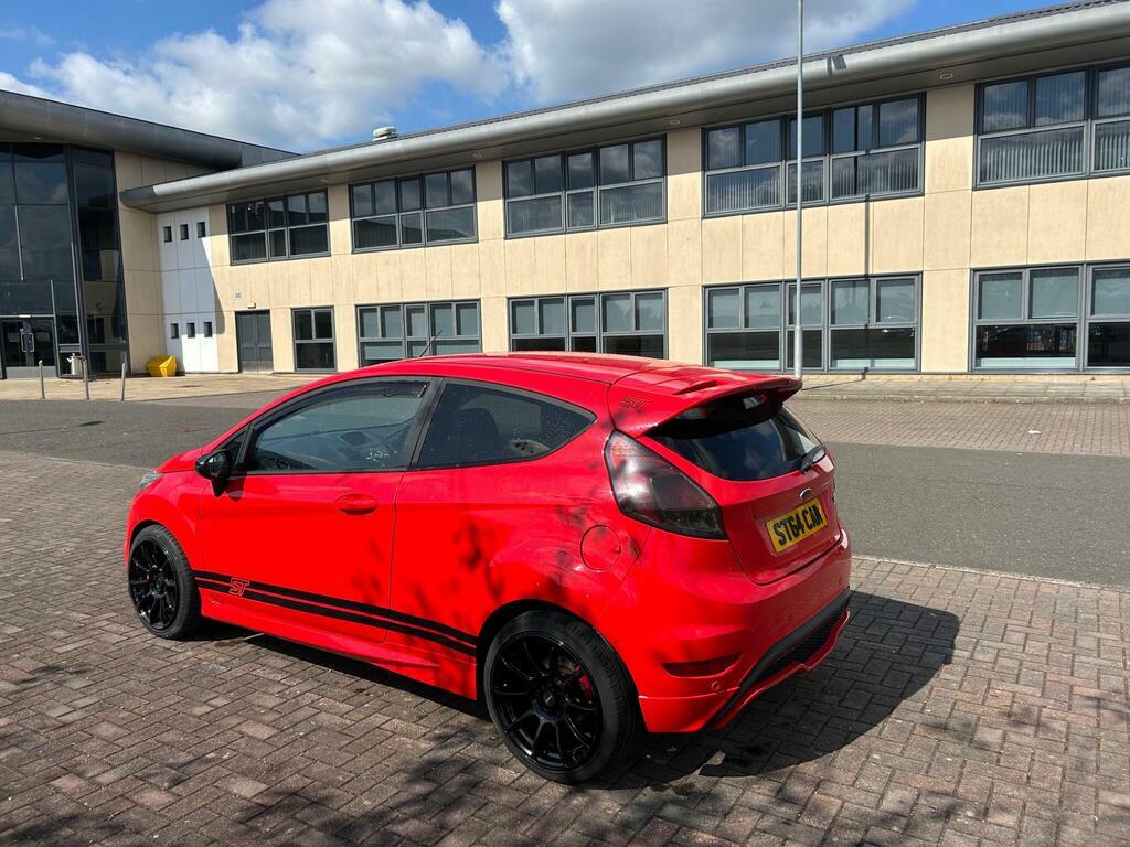 Ford Fiesta Zetec White #8