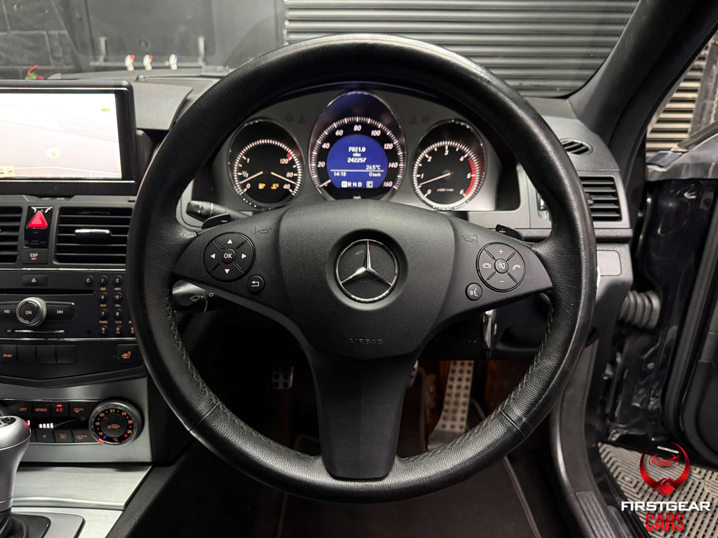 Mercedes-Benz C Class 1.8 C250 Cgi Blueefficiency Elegance 204 Bhp Black #27