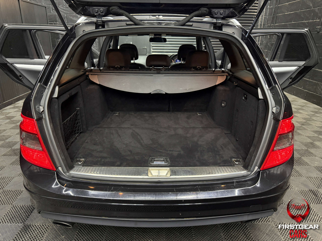 Mercedes-Benz C Class 1.8 C250 Cgi Blueefficiency Elegance 204 Bhp Black #37
