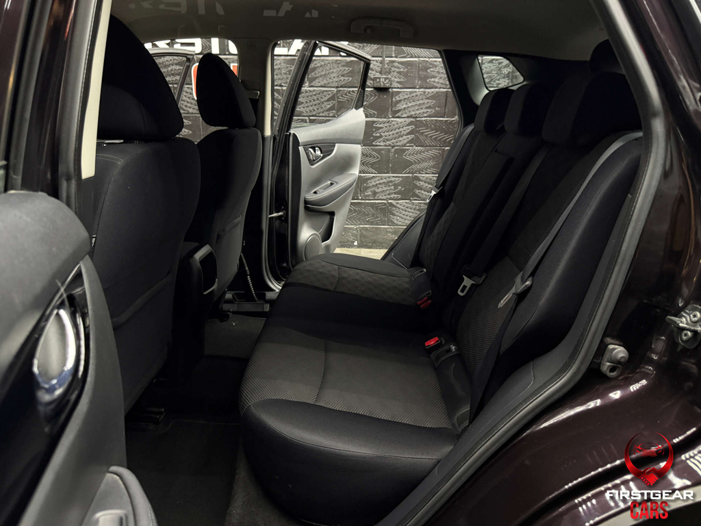 Nissan Qashqai Hatchback Red #23