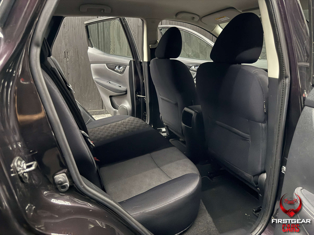Nissan Qashqai Hatchback Red #21