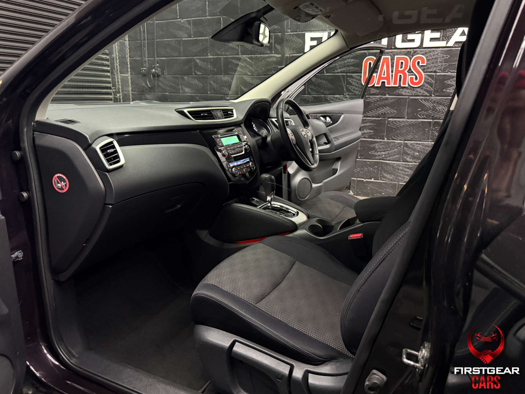Nissan Qashqai Hatchback Red #19