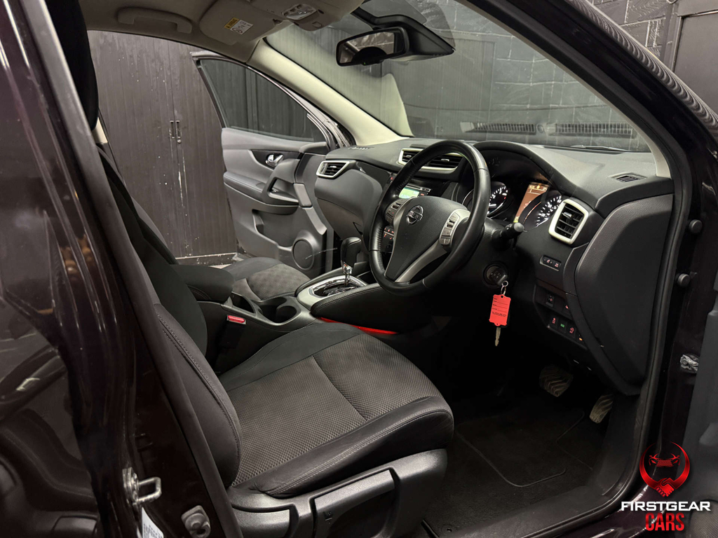 Nissan Qashqai Hatchback Red #18