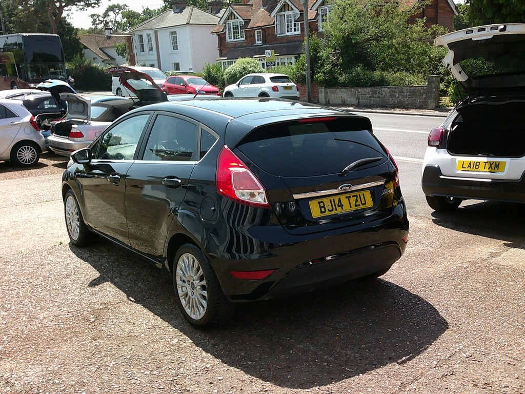 Ford Fiesta Hatchback 1.0 Titanium 2014 Black #4