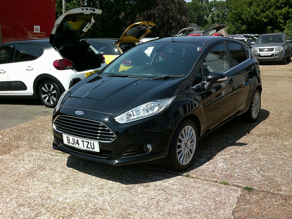 Ford Fiesta Hatchback 1.0 Titanium 2014 Black #5