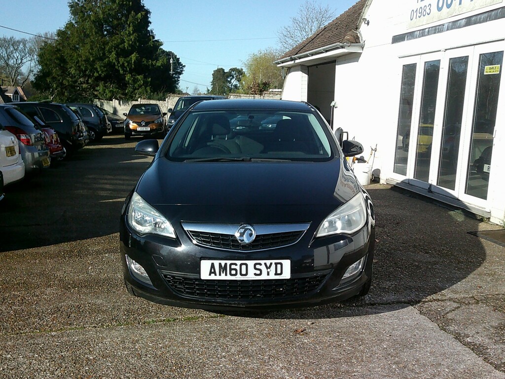 Vauxhall Astra Hatchback 1.7 Cdti Exclusiv 2011 Black #5