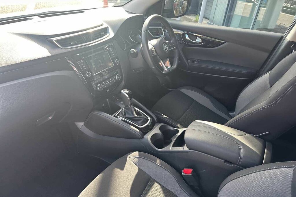 Nissan Qashqai 1.3 Dig-t 160 157 Acenta Premium Dct Silver #2