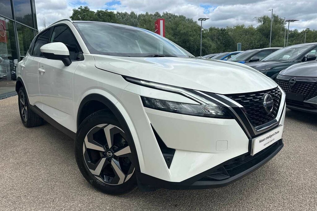 Nissan Qashqai 1.3 Dig-t Mh 158 N-connecta Xtronic DN22AWV White