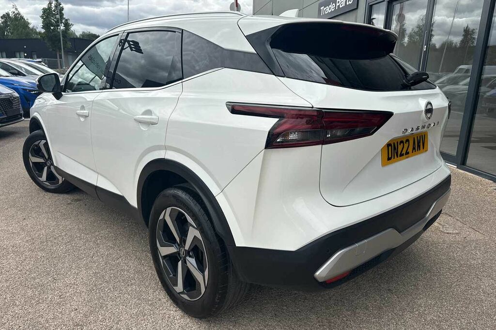 Nissan Qashqai 1.3 Dig-t Mh 158 N-connecta Xtronic DN22AWV White #3