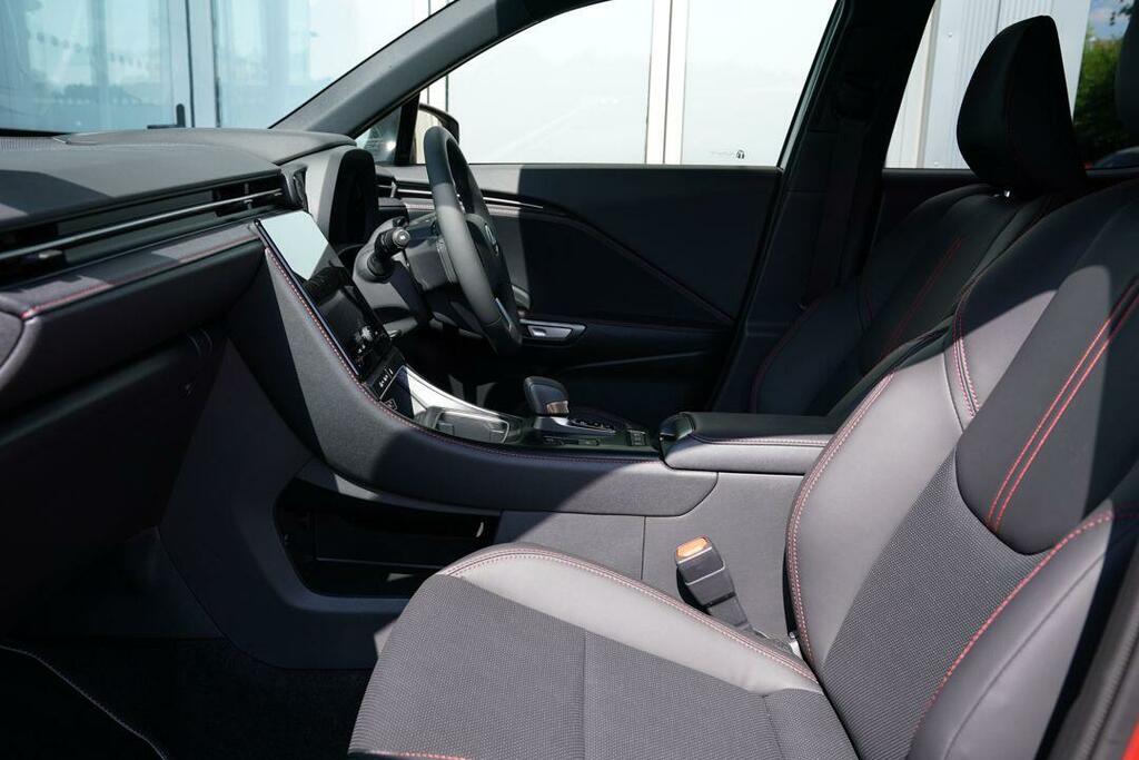 Lexus LBX Premium Plus Design RO26XUH Red #6
