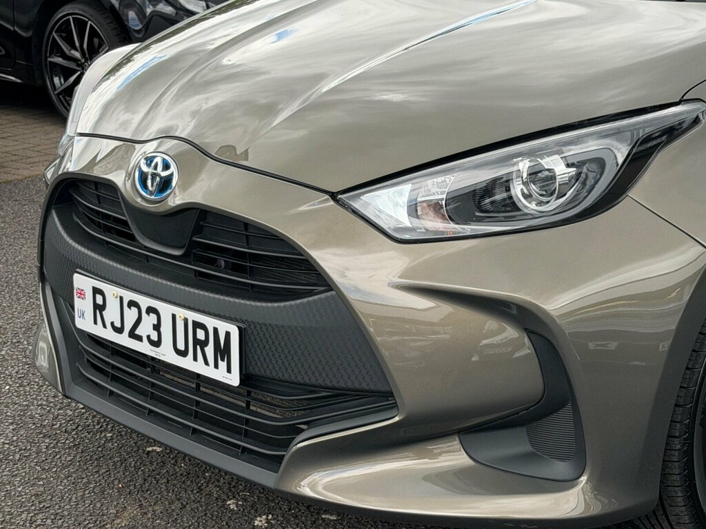 Toyota Yaris 1.5 Hybrid Icon Cvt RJ23URM Brown #5
