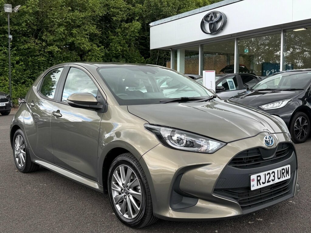 Toyota Yaris 1.5 Hybrid Icon Cvt Brown
