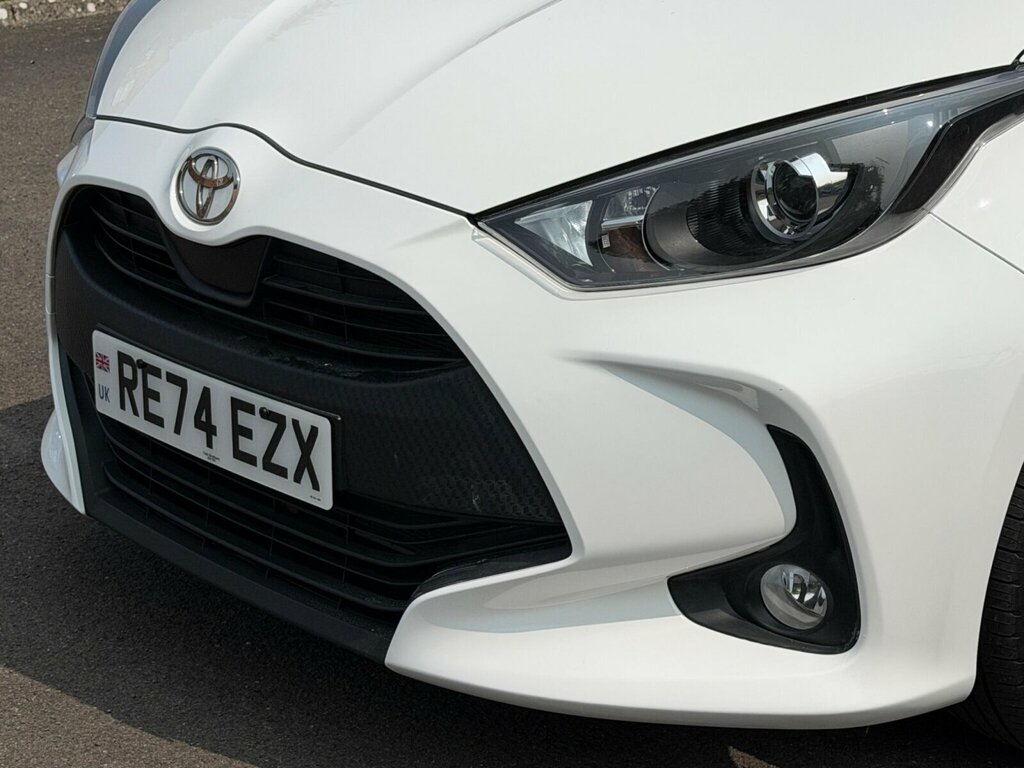 Toyota Yaris 1.5 Hybrid Icon Cvt RE74EZX White #6