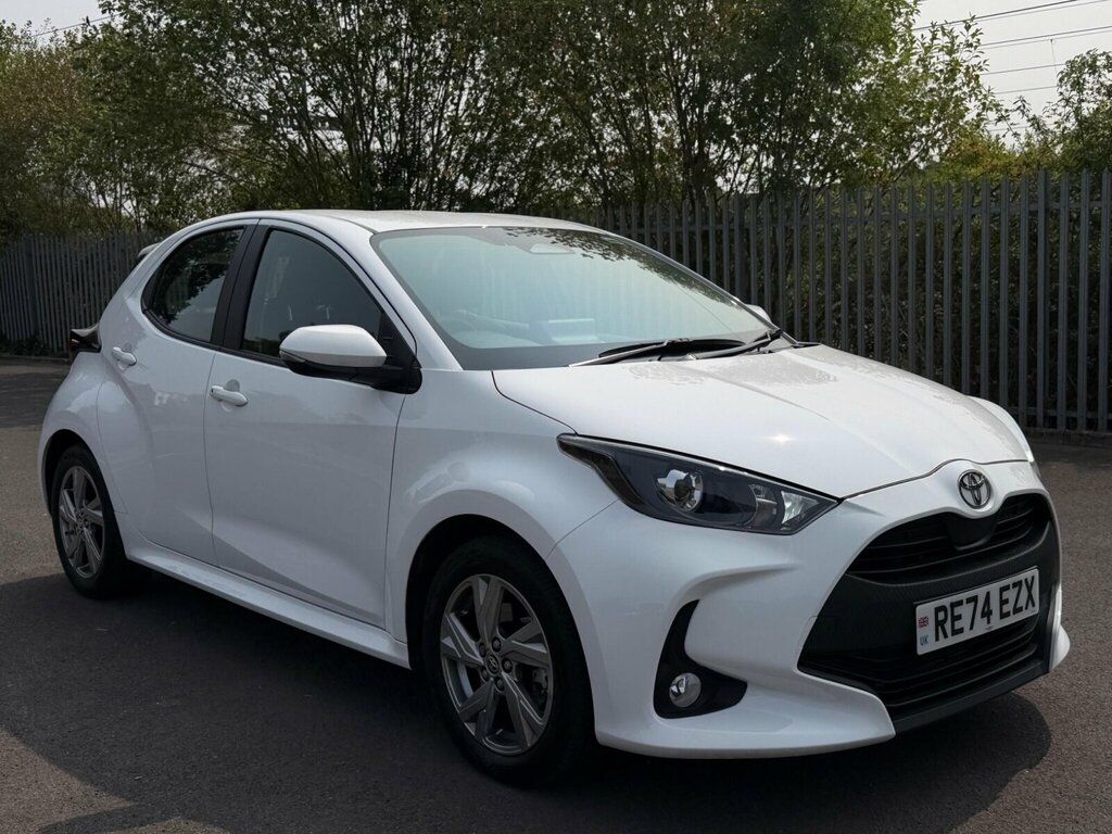 Toyota Yaris 1.5 Hybrid Icon Cvt RE74EZX White