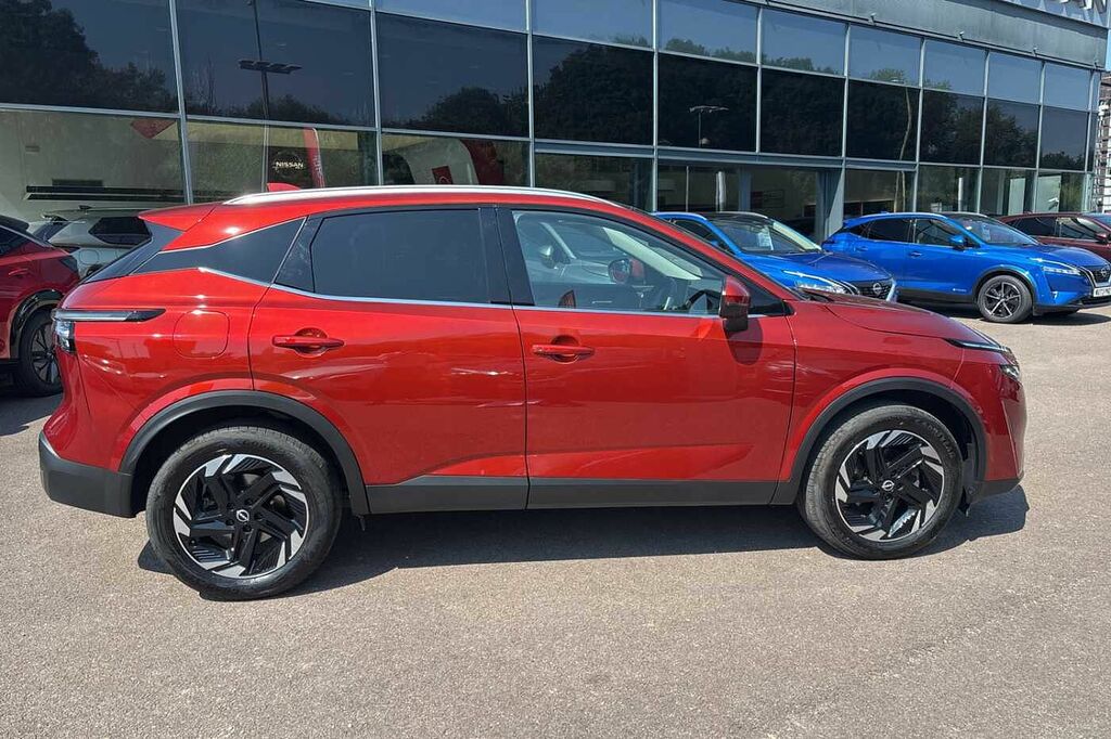 Nissan Qashqai 1.3 Dig-t Mh N-connecta OE25SNX Red #4