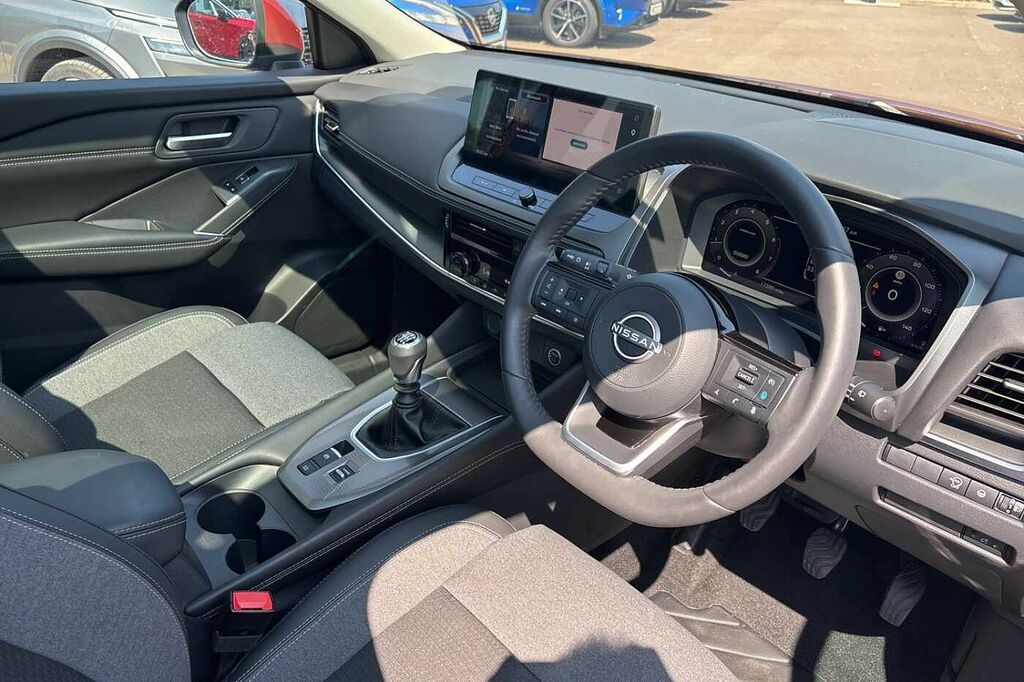 Nissan Qashqai 1.3 Dig-t Mh N-connecta OE25SNX Red #6