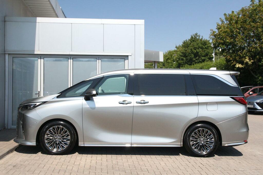 Lexus LM 350H Takumi Silver #3