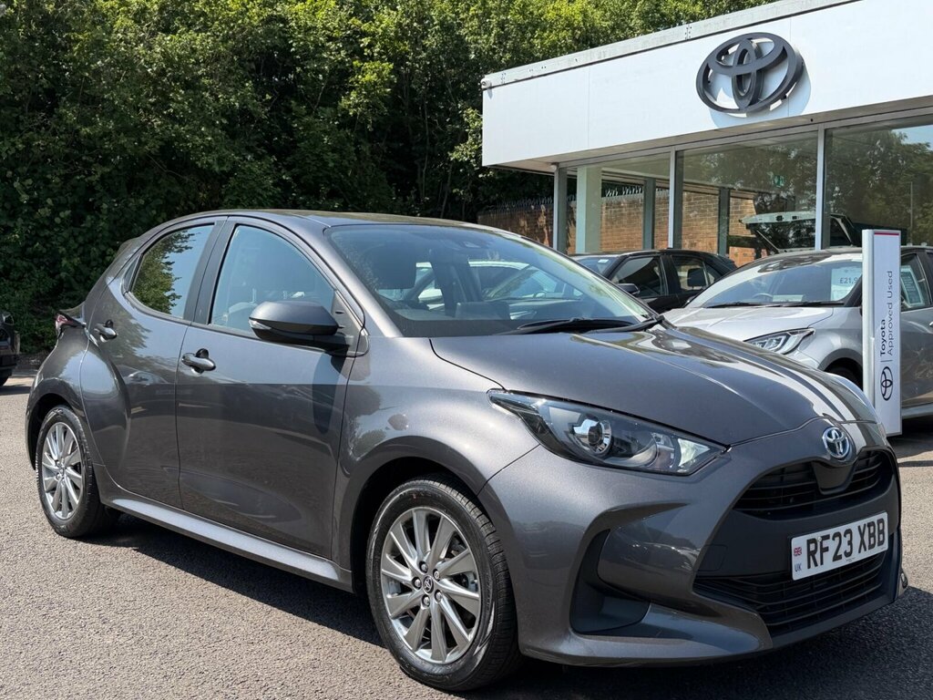 Toyota Yaris 1.5 Hybrid Icon Cvt Grey