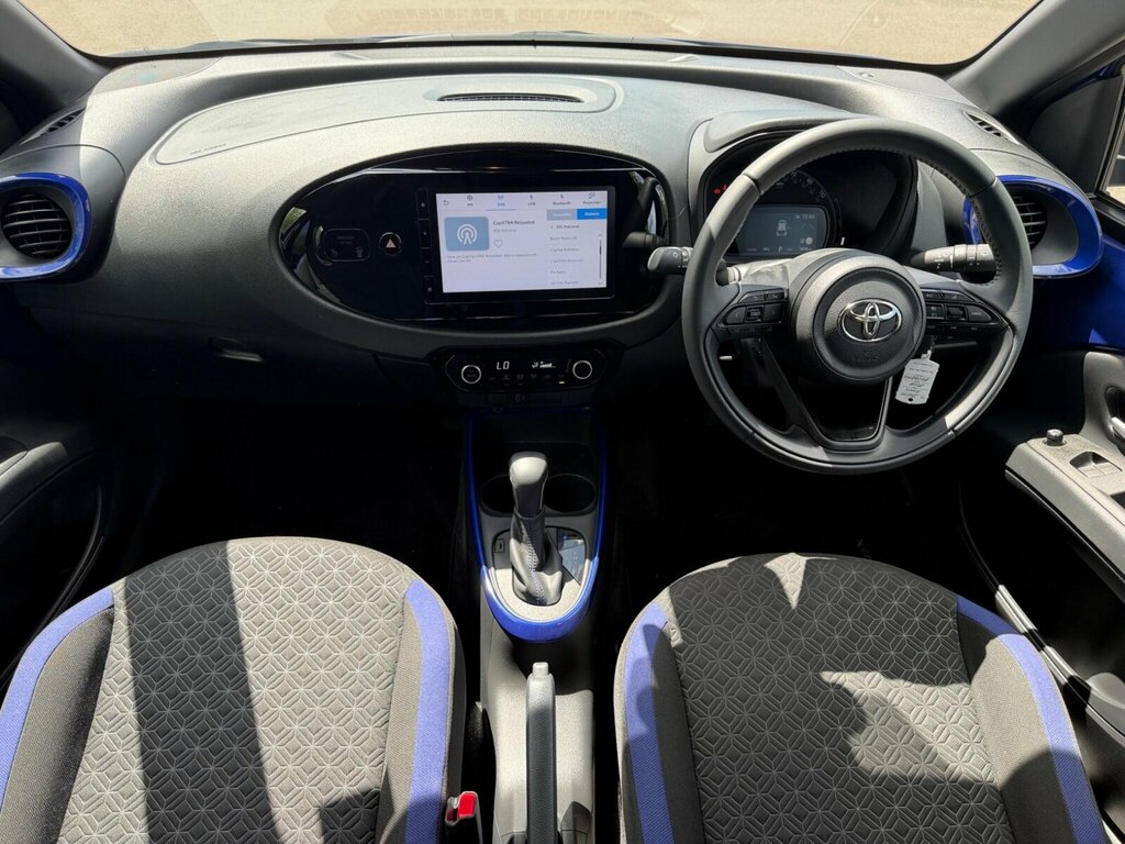 Toyota Aygo X 1.0 Vvt-i Edge Blue #2