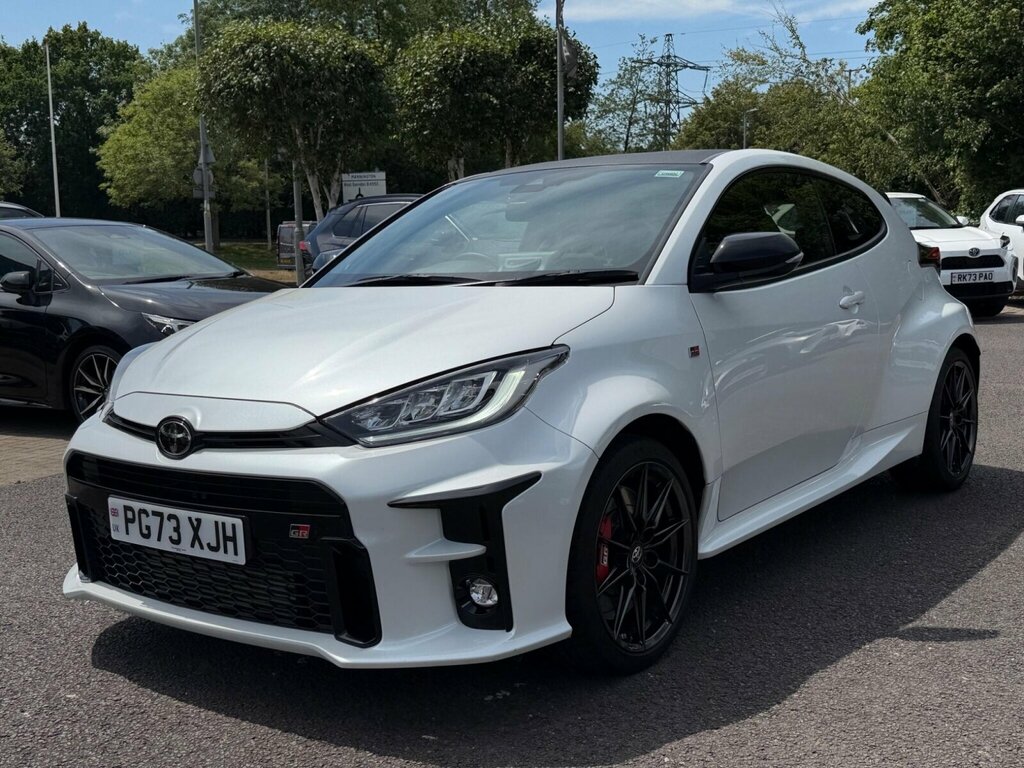 Toyota Yaris 1.6 Awd Circuit Pack White #4