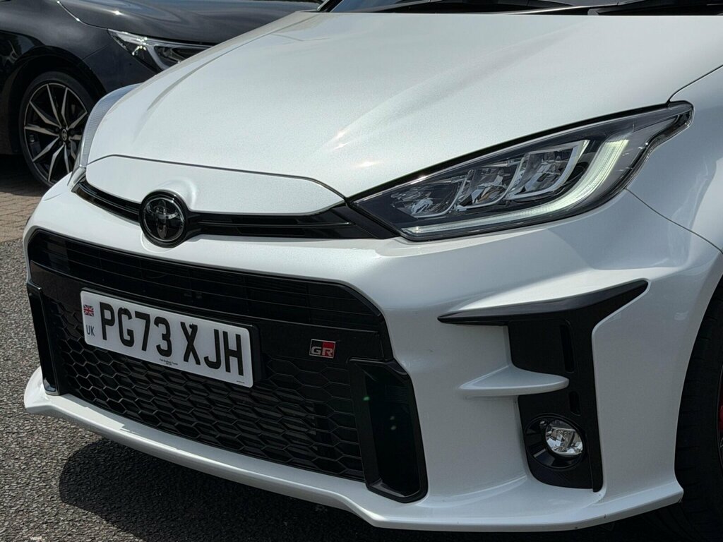 Toyota Yaris 1.6 Awd Circuit Pack White #5