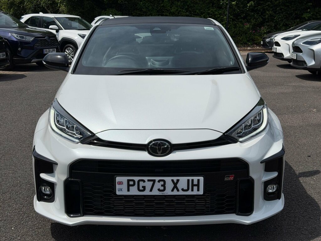 Toyota Yaris 1.6 Awd Circuit Pack White #3