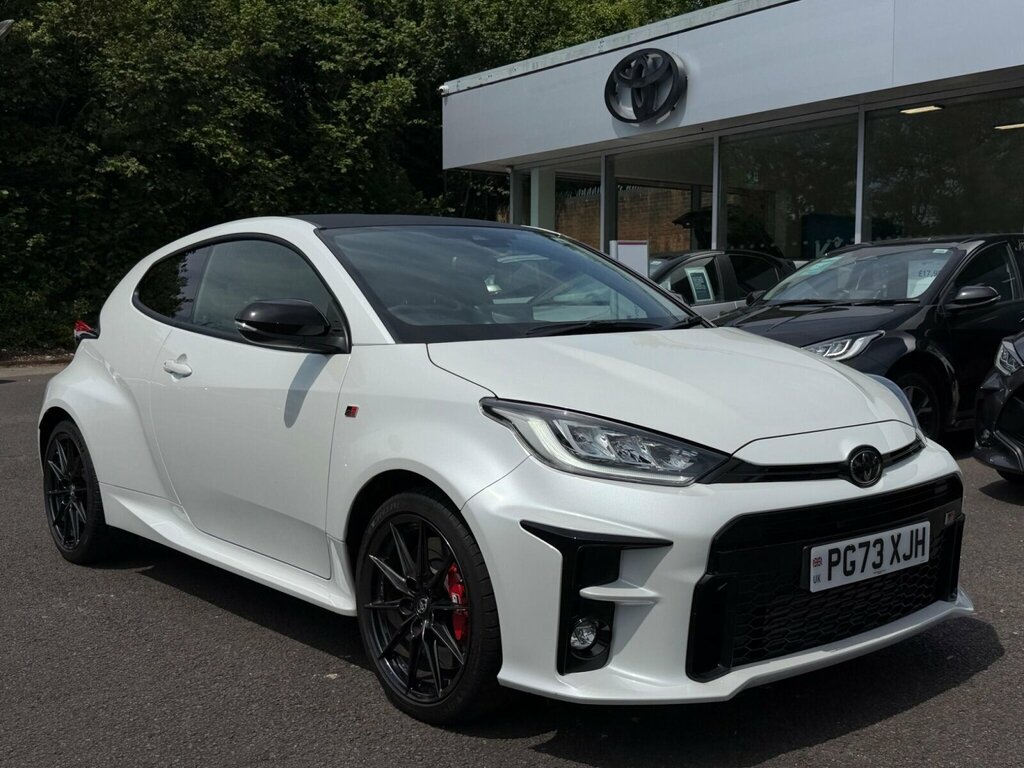 Toyota Yaris 1.6 Awd Circuit Pack White
