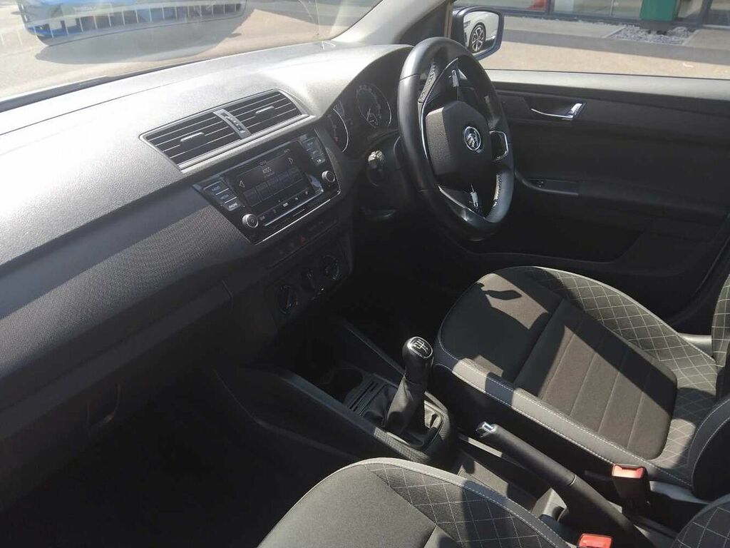Skoda Fabia 1.0 Tsi Colour Edition FV71RLZ Black #2