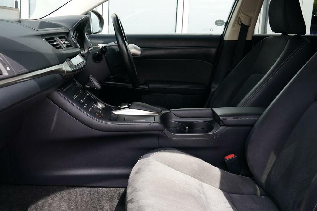 Lexus CT 200H Premium Tech Pack Black #6