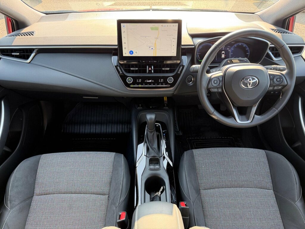 Toyota Corolla 1.8 Hybrid Design Cvt #2