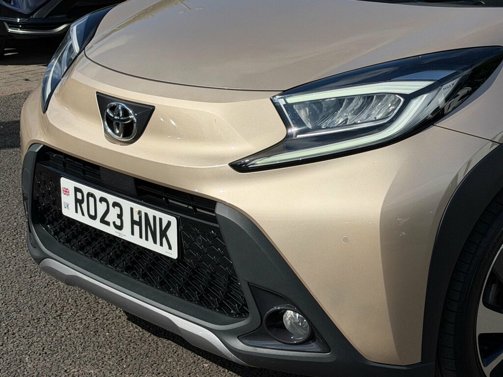 Toyota Aygo X 1.0 Vvt-i Exclusive RO23HNK Beige #5
