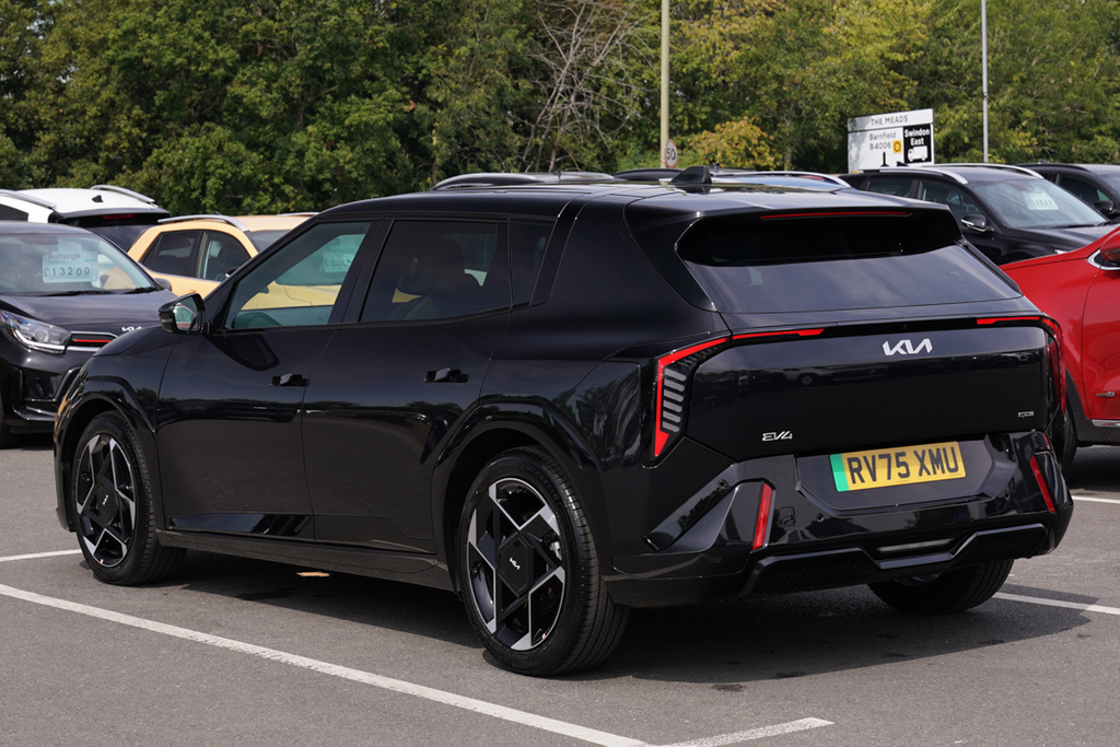 Kia EV4 150Kw Gt-line 81Kwh Black #3