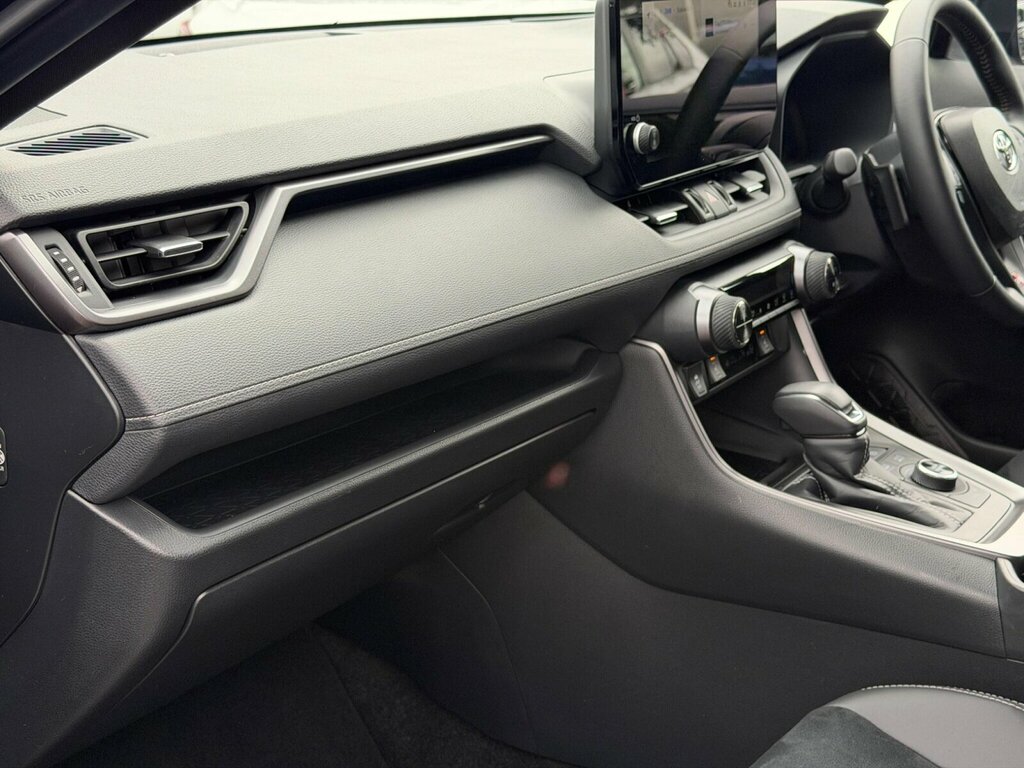 Toyota Rav 4 Design White #18