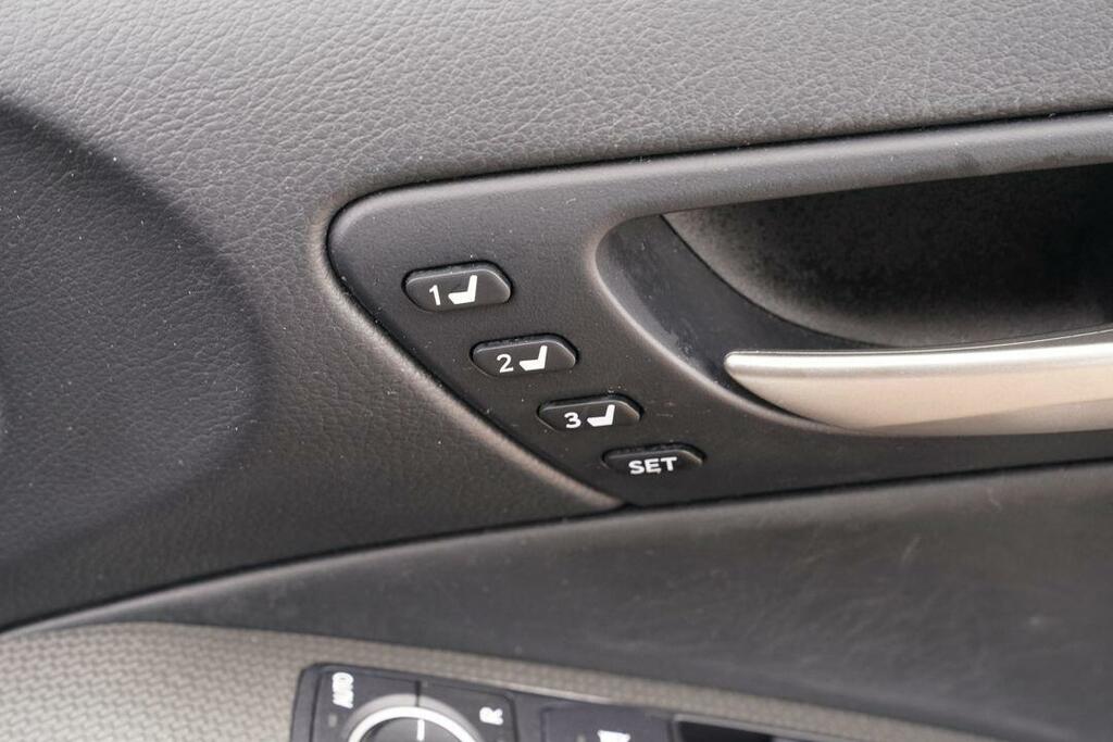 Lexus IS 300H Sport Cvt Blue #30