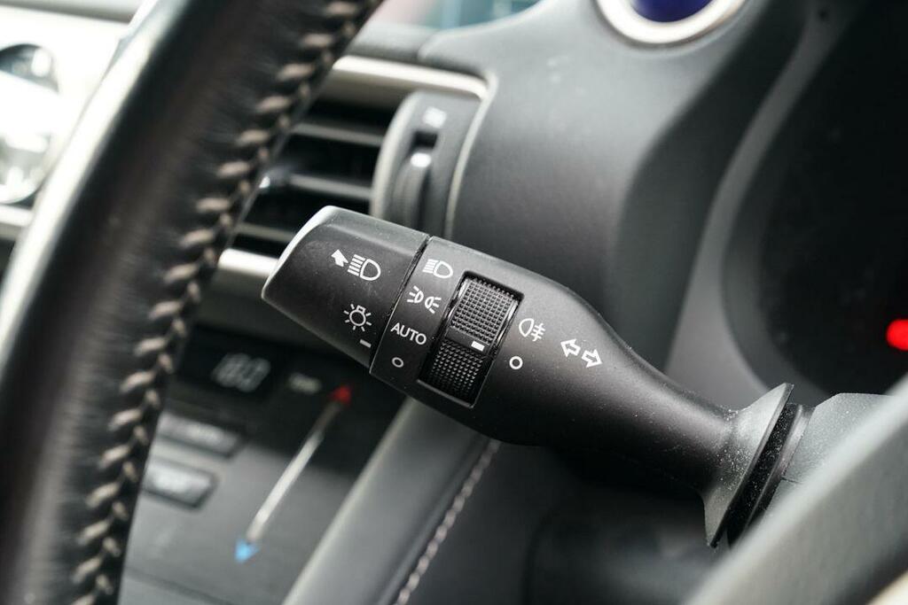 Lexus IS 300H Sport Cvt Blue #42