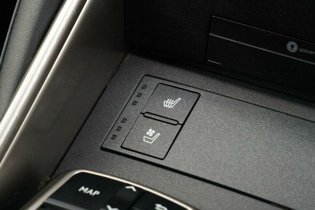 Lexus IS 300H Sport Cvt Blue #38