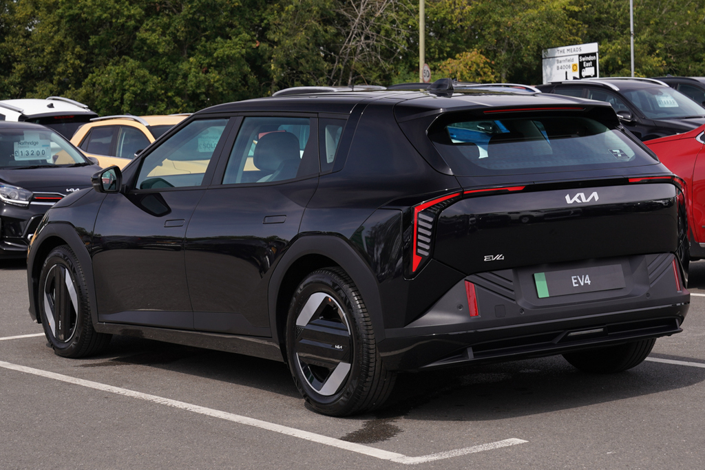 Kia EV4 150Kw Air 81Kwh Black #3